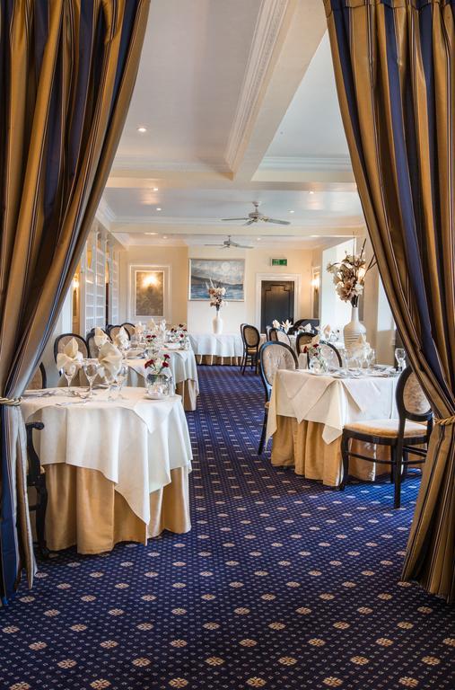 Corbyn Head Hotel 3*